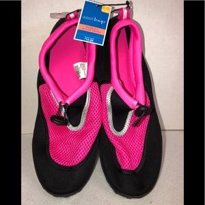 West Loop Women's Water Shoes Black/Pink Size L(9-10) or S 5/6 New With Tags.